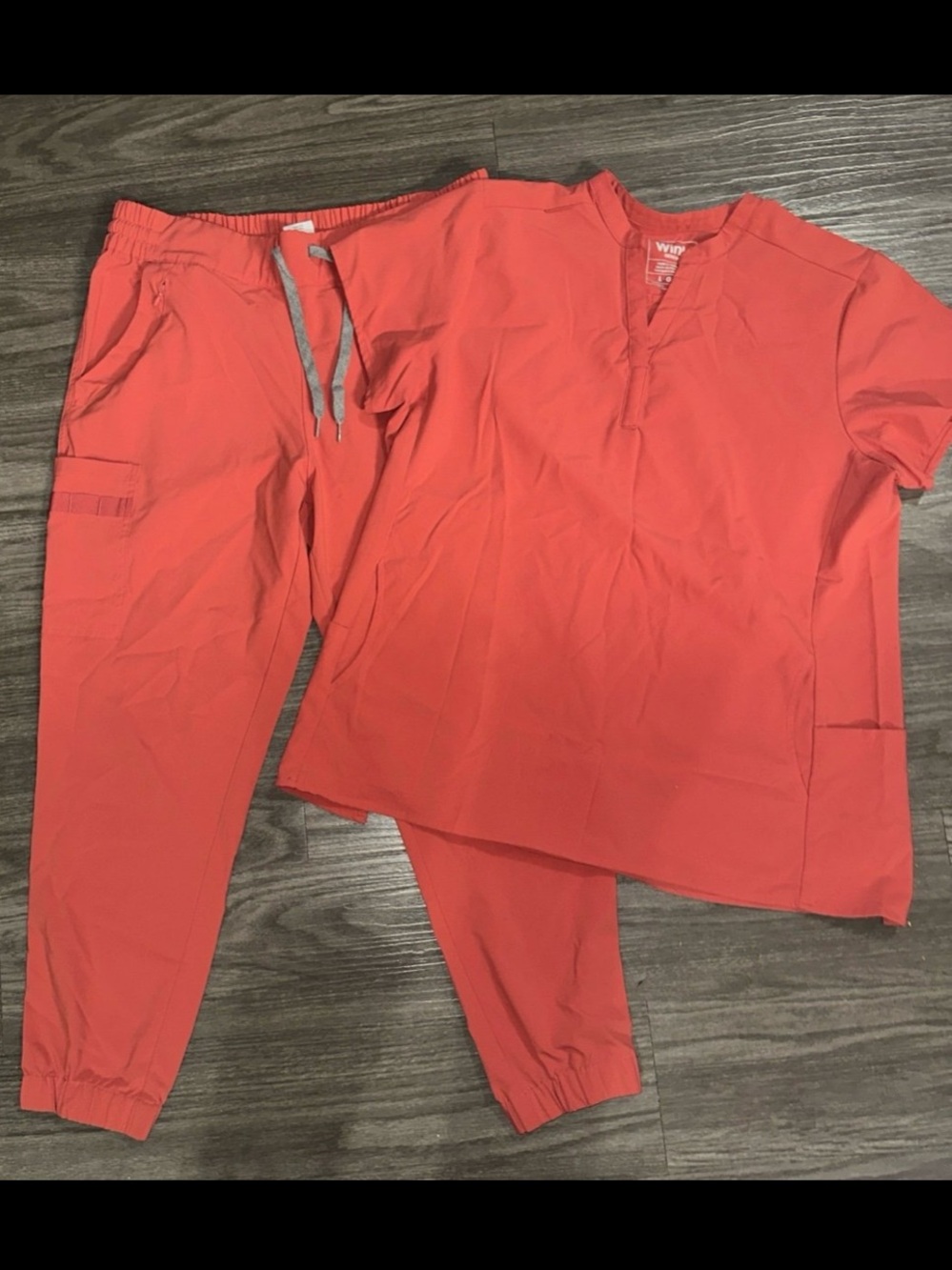 Wink Renew Scrub Set